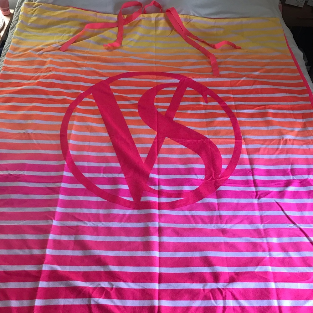 Victoria's Secret Hot Pink Ombre Striped VS Logo Roll Up Beach Blanket New